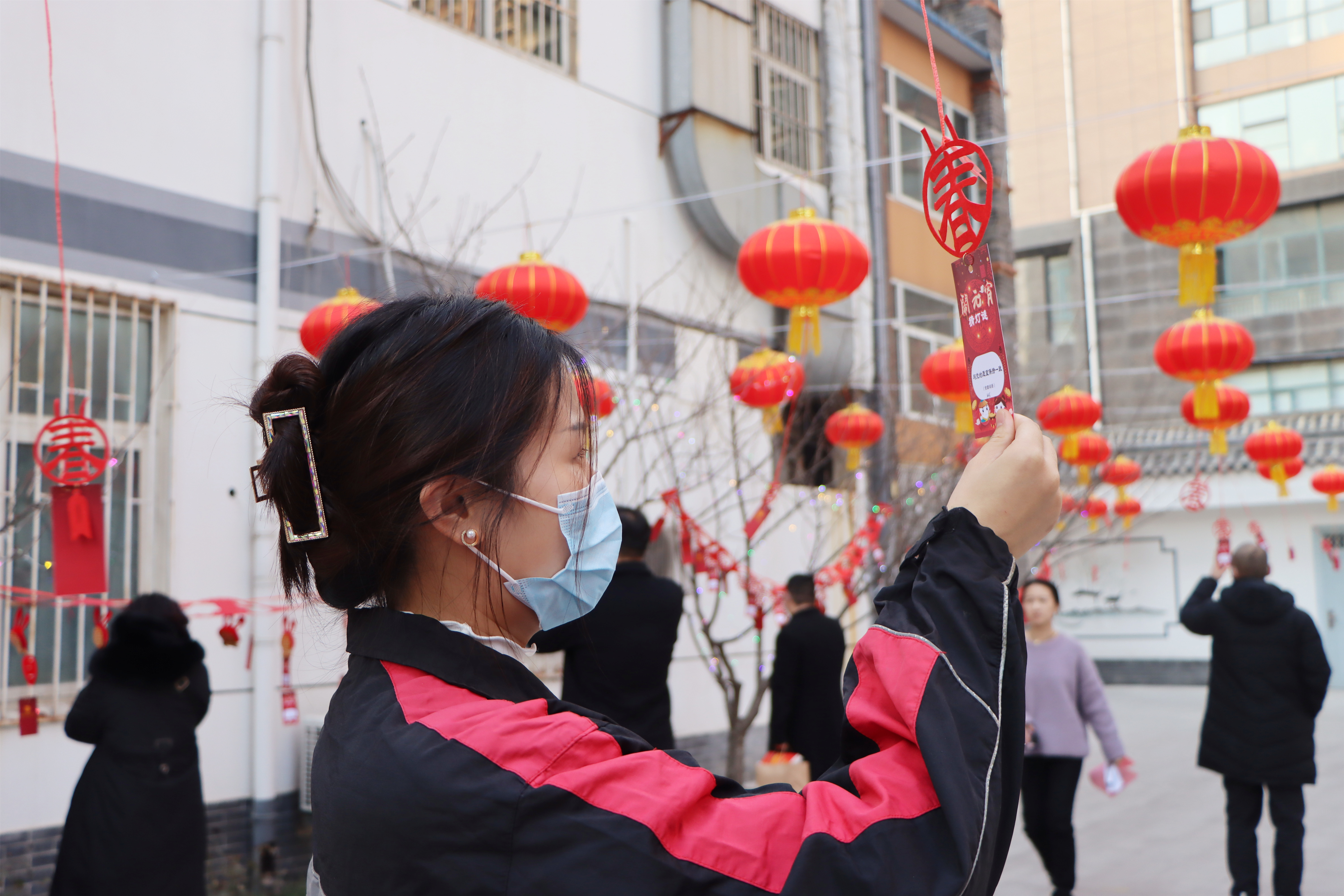 hq体育官方网站：桥西区举办“奋斗者的春天·关爱新业态劳动者服务专列”启动仪式(图5)