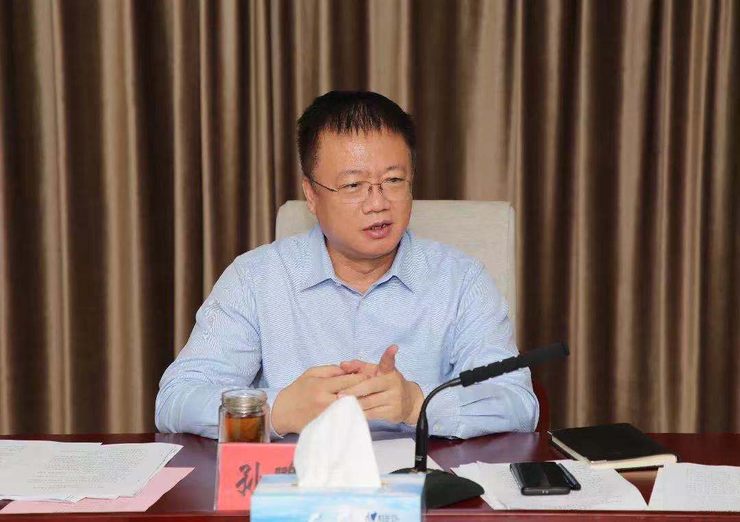 孙鹏云主持召开人大代表征求意见座谈会